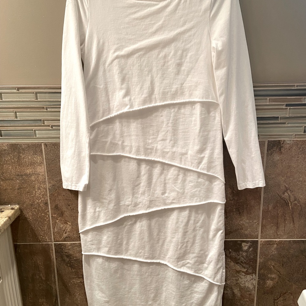 White Cotten dress by Neon Buddha. Great for all occasions. Size small